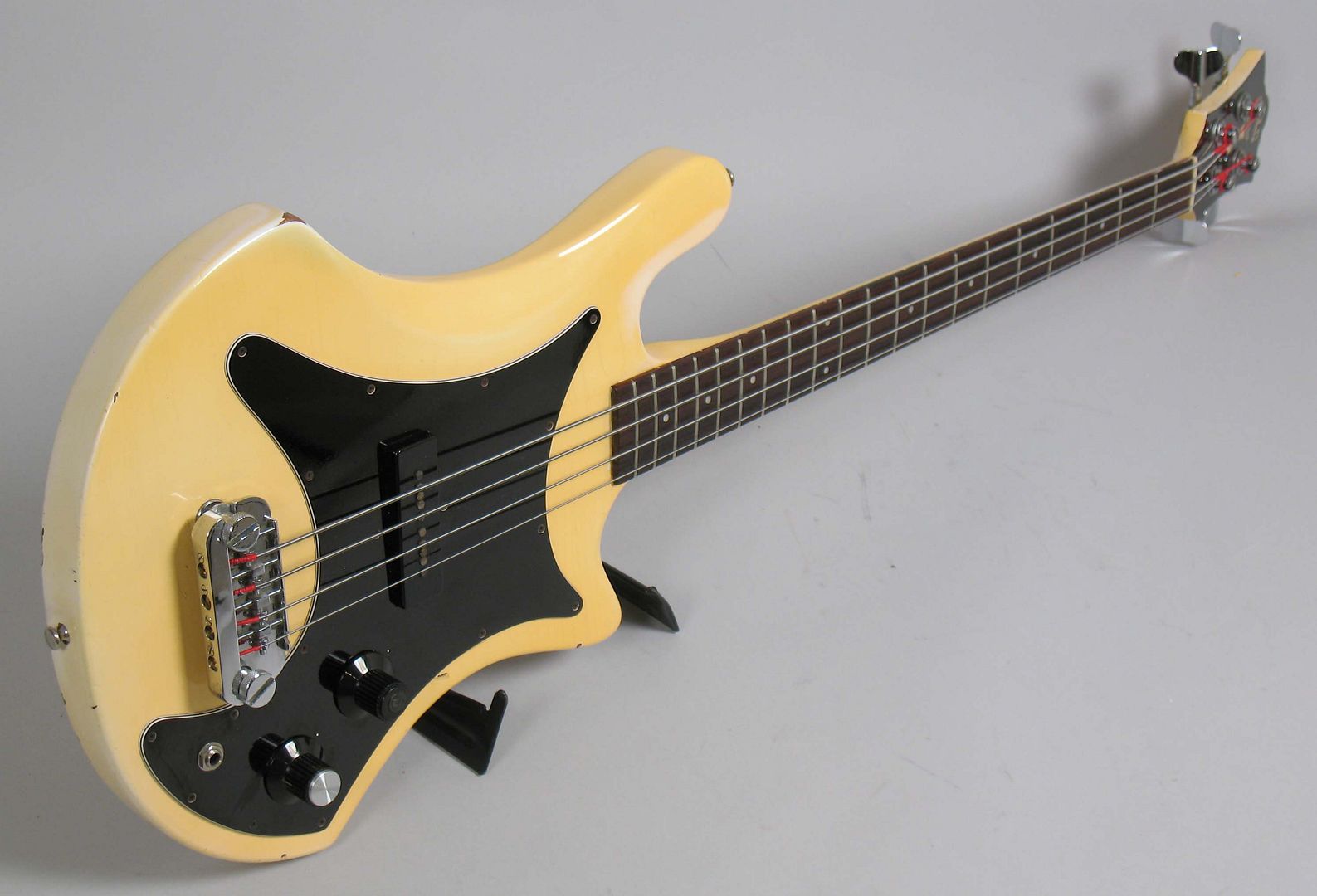 1978 Guild B301